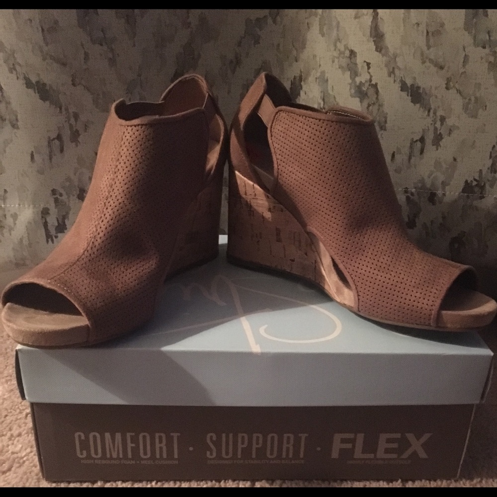 New life stride sandals